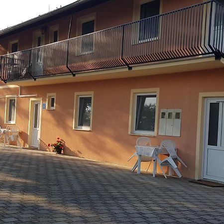 Apartments Martina Ösek Dış mekan fotoğraf